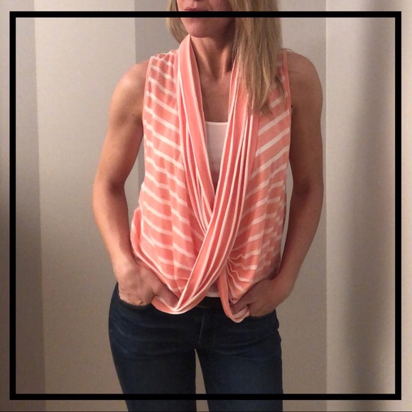 Tops - 🔥5 for $35🔥 Beautiful Pink + White Stripe Blouse